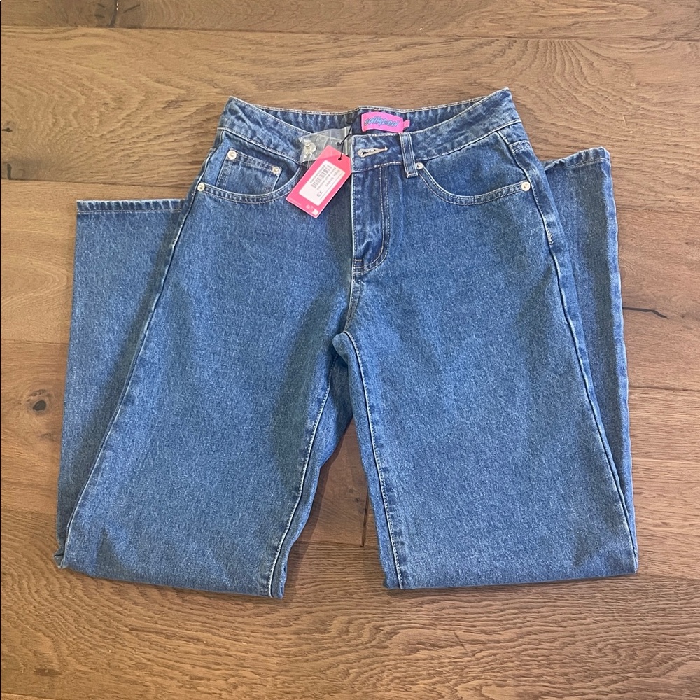 Edikted Raelynn Washed Low Rise Jeans
